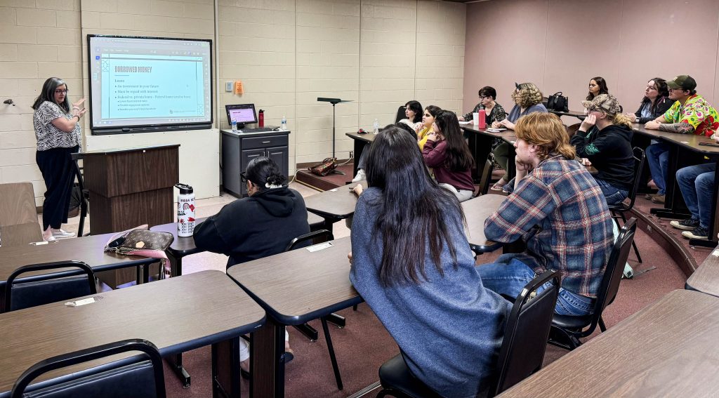 In this photo, Assistant Director of Transfer Admissions at the University of Oklahoma Theresa Richardson speaks with SSC students about the transfer process on March 12.